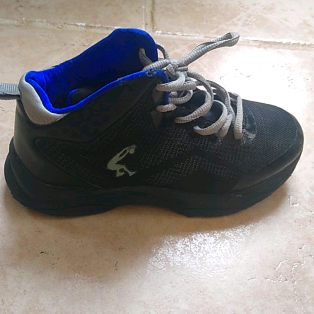 Shaq kids shoes